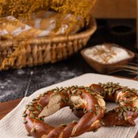 Brezel Bagel with pumpkin seeds - Image 5