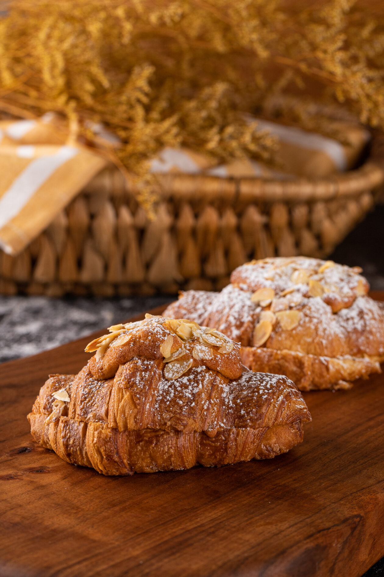 Signature Almond Croissant medium size (45 gram++) - Image 12