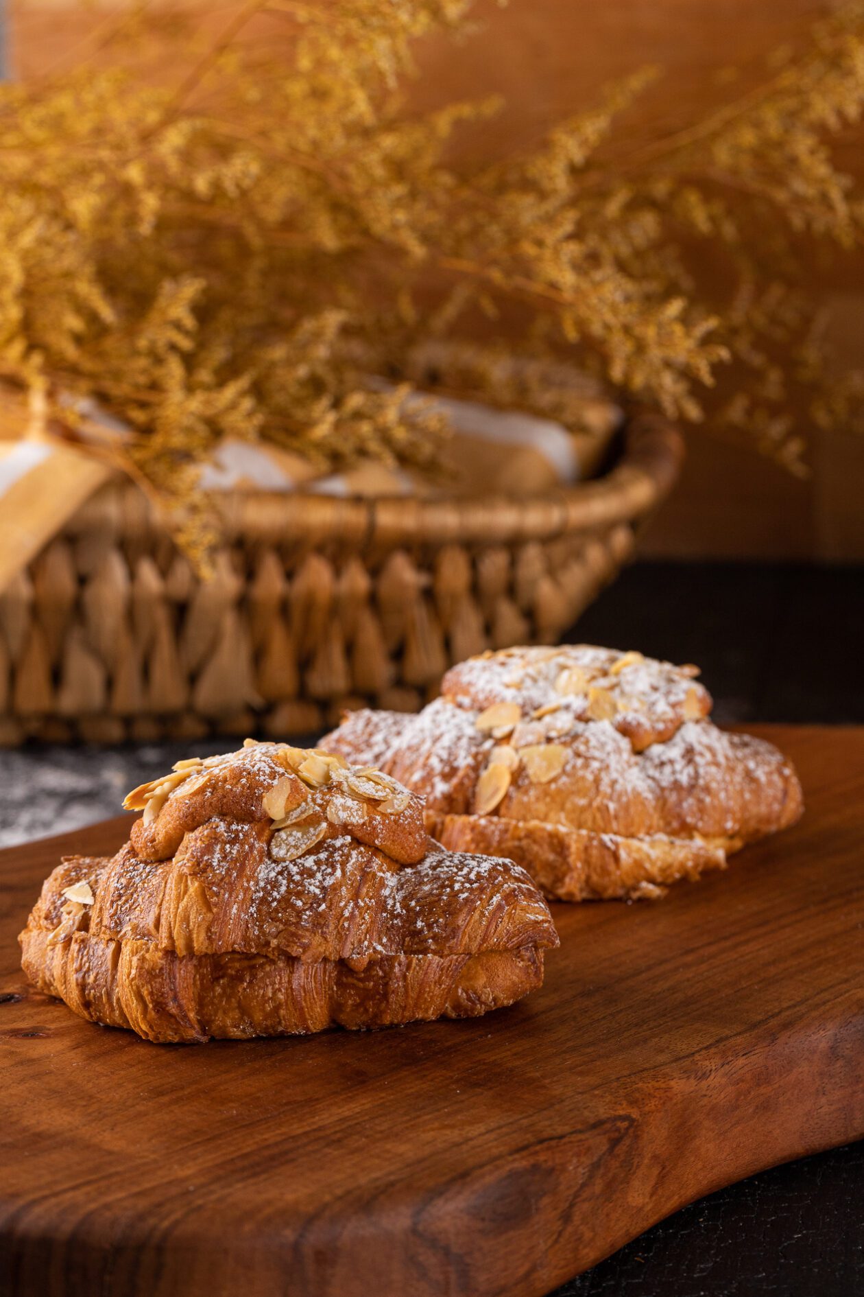 Signature Almond Croissant medium size (45 gram++) - Image 6