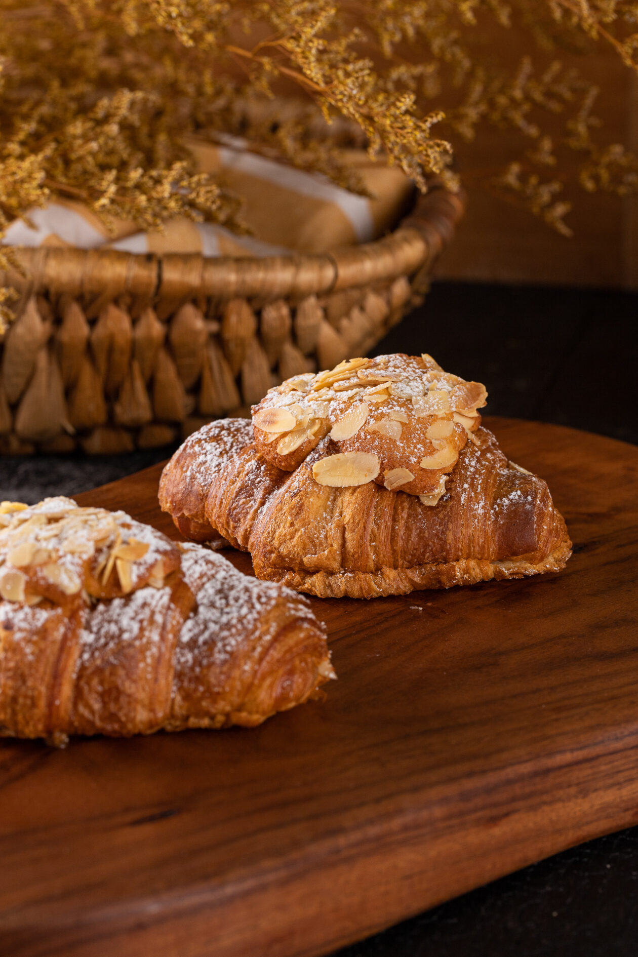 Signature Almond Croissant medium size (45 gram++) - Image 7