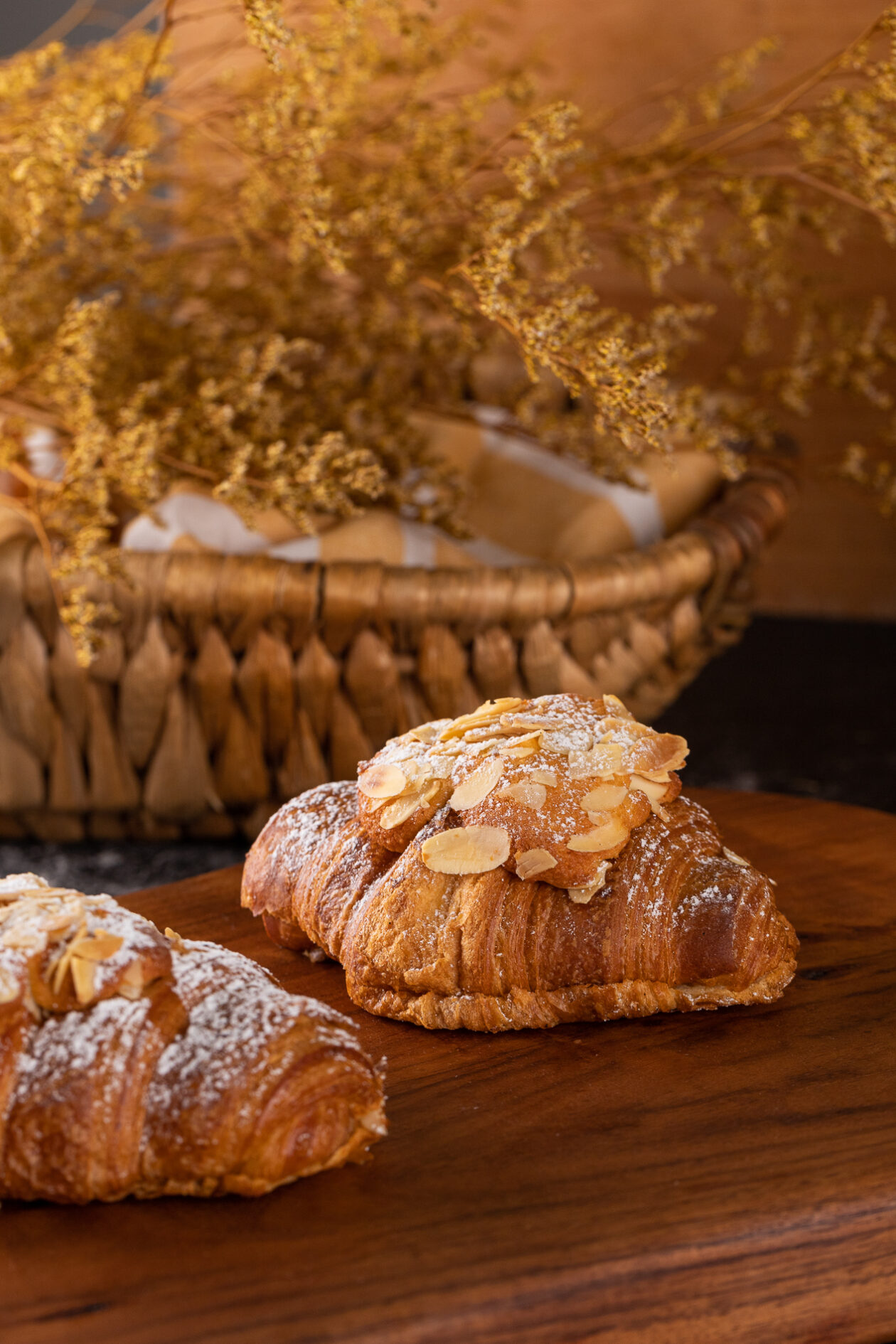 Signature Almond Croissant medium size (45 gram++) - Image 8