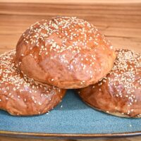 Organic Brioche bun 125 gram and sesame topping - Image 2